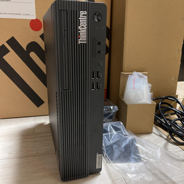 Lenovo(レノボ)のレノボ ThinkCentre M75s Gen2 4750G/16G/310w スマホ/家電/カメラのPC/タブレット(デスクトップ型PC)の商品写真