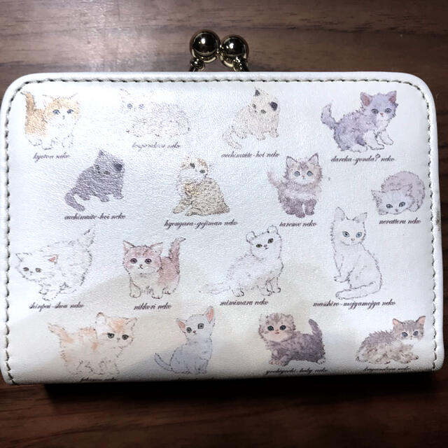 新品未使用　フランシュリッペ  ダンソンポッシュ　猫図鑑　三つ折り財布　外箱つきファッション小物