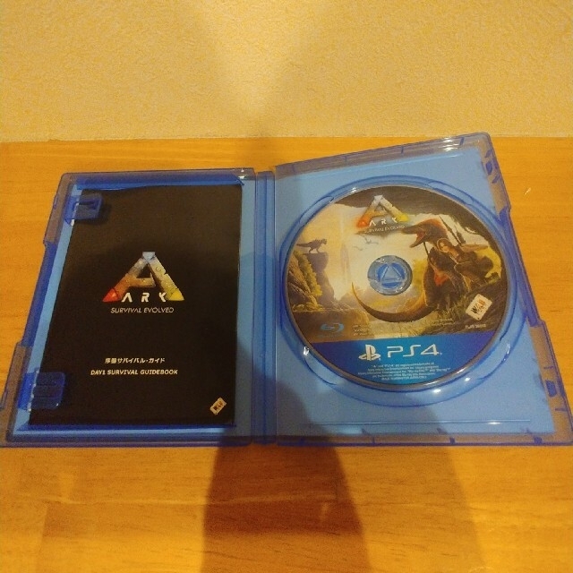 PlayStation4(プレイステーション4)のARK：Survival Evolved（アーク：サバイバル エボルブド） PS エンタメ/ホビーのゲームソフト/ゲーム機本体(家庭用ゲームソフト)の商品写真