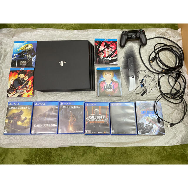 PlayStation4(プレイステーション4)のPS4 PlayStation 4 Pro 1TB （CUH-7000B) エンタメ/ホビーのゲームソフト/ゲーム機本体(家庭用ゲーム機本体)の商品写真