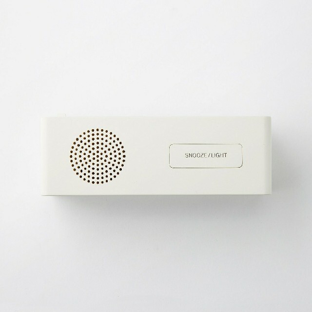 MUJI (無印良品)(ムジルシリョウヒン)の◆新品◆  無印良品 デジタル電波時計(大音量アラーム機能つき)／ホワイト インテリア/住まい/日用品のインテリア小物(置時計)の商品写真