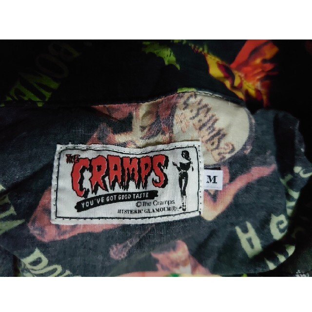 HYSTERIC GLAMOUR(ヒステリックグラマー)のCRAMPS総柄●キャップスリーブブラウス HYSTERICGLAMOUR レディースのトップス(シャツ/ブラウス(半袖/袖なし))の商品写真