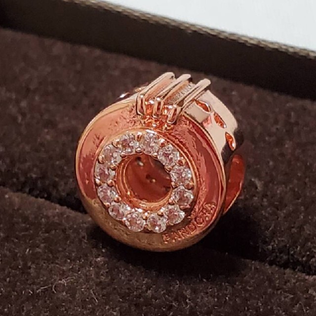 【新品】PANDORA スパークリングパヴェクラウンO クロス&ポーチ付き