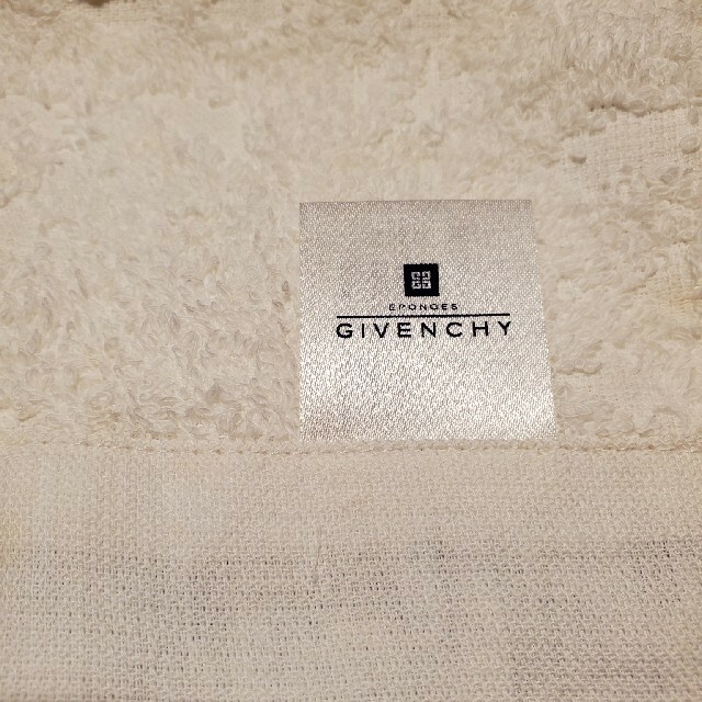 GIVENCHY(ジバンシィ)のGIVENCHY　ハンドタオル コスメ/美容のボディケア(バスグッズ)の商品写真