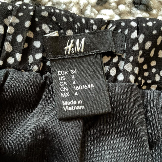 H&M(エイチアンドエム)のH&M  フリル ミニスカート  美品✨ レディースのスカート(ミニスカート)の商品写真