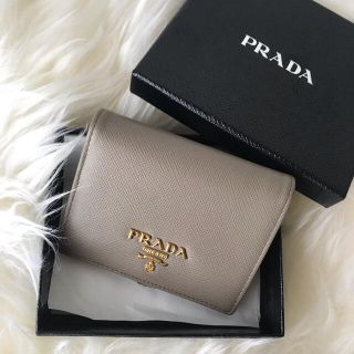 プラダ(PRADA)の美品です☺️ プラダ　サフィアーノ　二つ折り財布　コンパクトウォレット(財布)