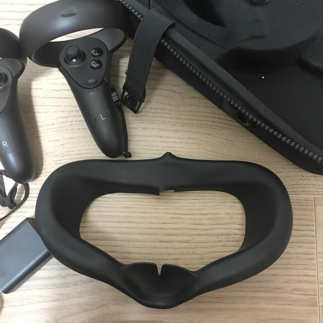 オキュラスクエスト　64GB  VR 付属品完備　オマケ付き！