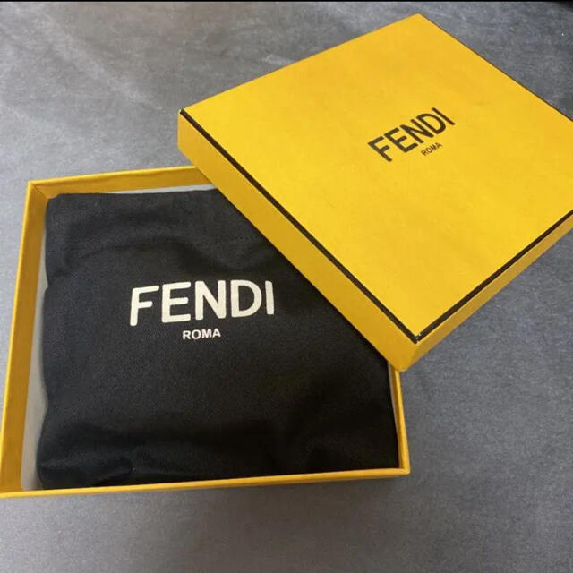 フェンディ　コンパクトウォレット　三つ折り財布　ピンクベージュ　FENDI ミニ