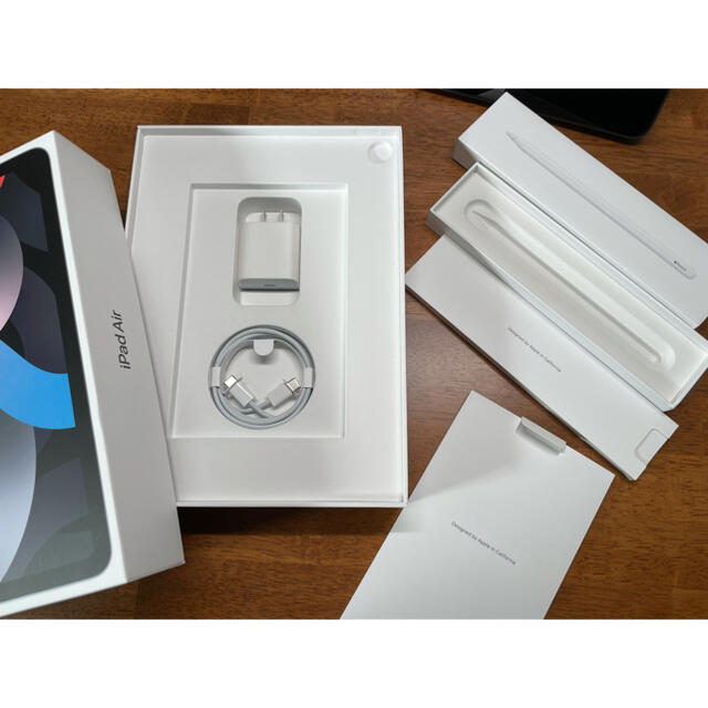 Apple(アップル)のApple iPad Air4+Apple Pencil+SmartFolio スマホ/家電/カメラのPC/タブレット(タブレット)の商品写真