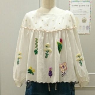 フランシュリッペ(franche lippee)の【新品タグ付】フランシュリッペ豪華刺繍のたっぷりブラウス(シャツ/ブラウス(長袖/七分))