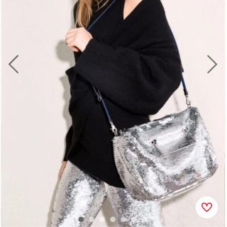 トーガ(TOGA)のTOGA × H&M スパンコールハンドバッグ　新品未使用(ハンドバッグ)