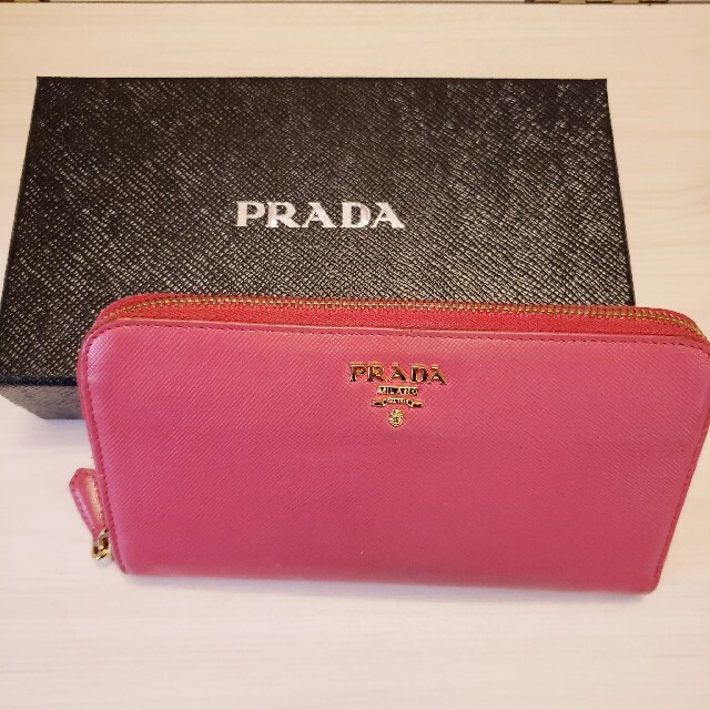 PRADA(プラダ)のPRADA　プラダ　サフィアーノ　財布 レディースのファッション小物(財布)の商品写真