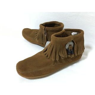 ミネトンカ(Minnetonka)の2002新品MINNETONKA ミネトンカ本革スエードアンクルブーツ23.0(ブーティ)