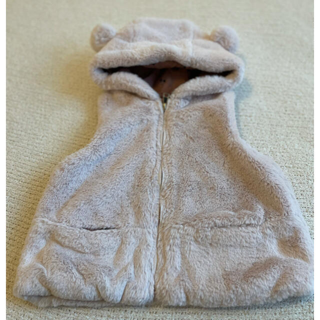 ZARA KIDS(ザラキッズ)のZARA Baby  エコファーベスト キッズ/ベビー/マタニティのキッズ服女の子用(90cm~)(ジャケット/上着)の商品写真