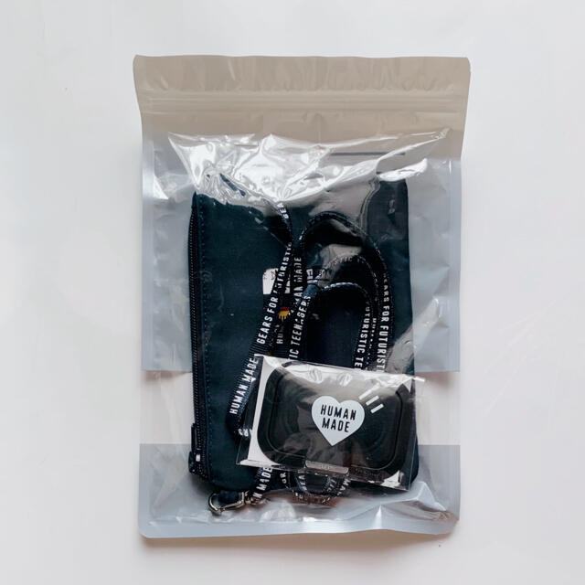 A BATHING APE(アベイシングエイプ)のHuman Made WET TOWEL SHOULDER BAG メンズのファッション小物(その他)の商品写真