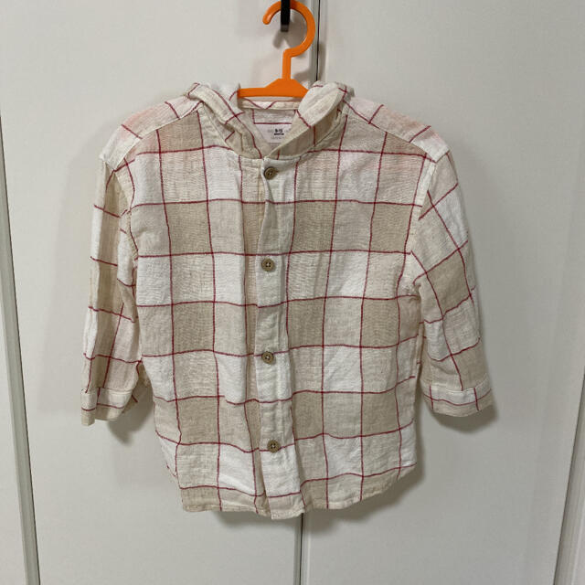 ZARA KIDS(ザラキッズ)のZARAbaby チェック柄フード付きシャツサンド 80cm キッズ/ベビー/マタニティのベビー服(~85cm)(シャツ/カットソー)の商品写真