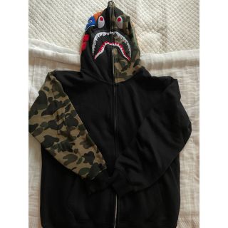 アベイシングエイプ(A BATHING APE)のシャーク風パーカー　(パーカー)