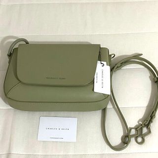 チャールズアンドキース(Charles and Keith)の＊新品未使用＊クロスボディバック(ショルダーバッグ)