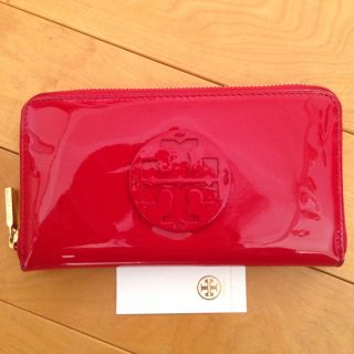 トリーバーチ(Tory Burch)のほぼ未使用！NY発☆トリーバーチエナメル財布(財布)