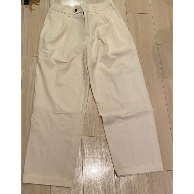 COMOLI(コモリ)の【最終値下げ】SEAN NISH 3TUCK TROUSERS スラックス メンズのパンツ(スラックス)の商品写真