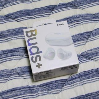 サムスン(SAMSUNG)のGalaxy Buds +  ホワイト(国内正規品) 試着のみ(ヘッドフォン/イヤフォン)