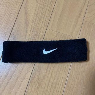 ナイキ(NIKE)のめいさん専用。NIKEヘアバンド（ブラック）(ヘアバンド)