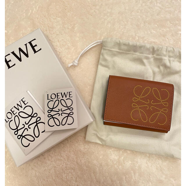 LOEWE - 【新品未使用】LOEWE トライフォールド 6 カードホルダー 財布