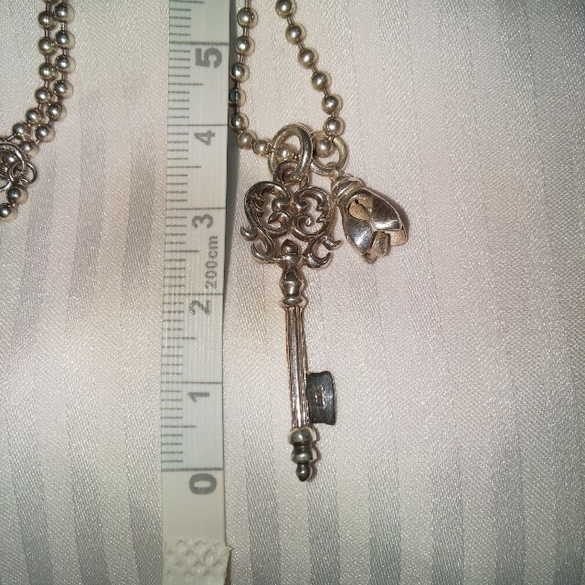 鍵とベルのネックレス レディースのアクセサリー(ネックレス)の商品写真