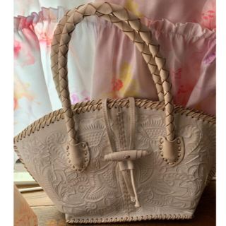 グレースコンチネンタル(GRACE CONTINENTAL)のカーヴィングトライブス💕バッグ👜(トートバッグ)