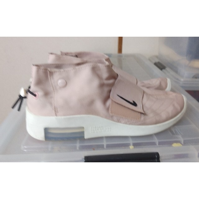 FEAR OF GOD(フィアオブゴッド)の希少 限定 NIKE AIR FEAR OF GOD MOC 26.5 ベージュ メンズの靴/シューズ(スニーカー)の商品写真