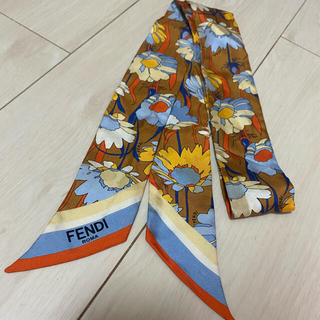 フェンディ(FENDI)の売り切りたいため大幅値下げ！FENDI スカーフ　花柄(バンダナ/スカーフ)
