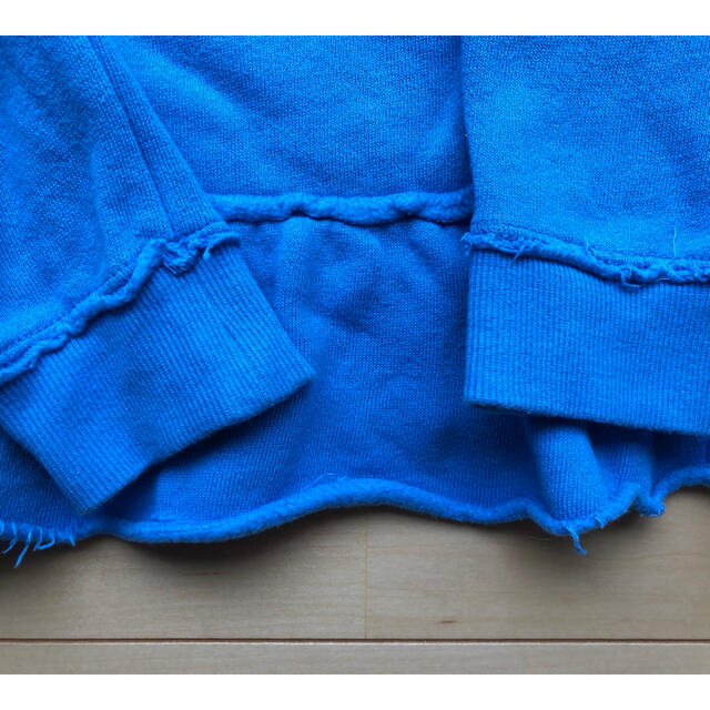 BREEZE(ブリーズ)のBREEZE 青色裏起毛長袖トレーナー95センチ キッズ/ベビー/マタニティのキッズ服女の子用(90cm~)(Tシャツ/カットソー)の商品写真
