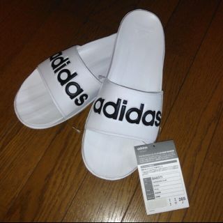 アディダス(adidas)の新品 アディダス  カロズーン  サンダル   色 白　26.5㎝(サンダル)