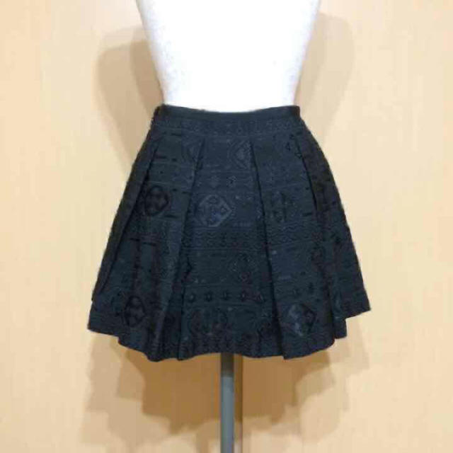 LE CIEL BLEU(ルシェルブルー)の美品！ルシェルブルー 刺繍 プリーツ スカート レディースのスカート(ミニスカート)の商品写真