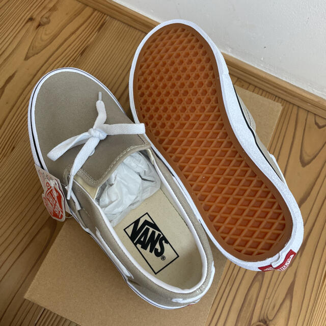 VANS(ヴァンズ)の新品　バンズ　スリッポン　23.5 レディースの靴/シューズ(スニーカー)の商品写真