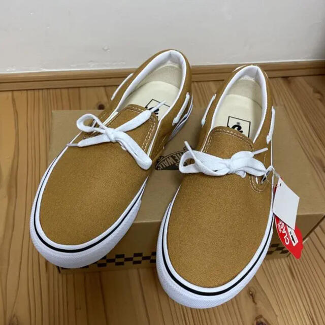 VANS(ヴァンズ)の新品　バンズ　スリッポン　23.5 レディースの靴/シューズ(スニーカー)の商品写真