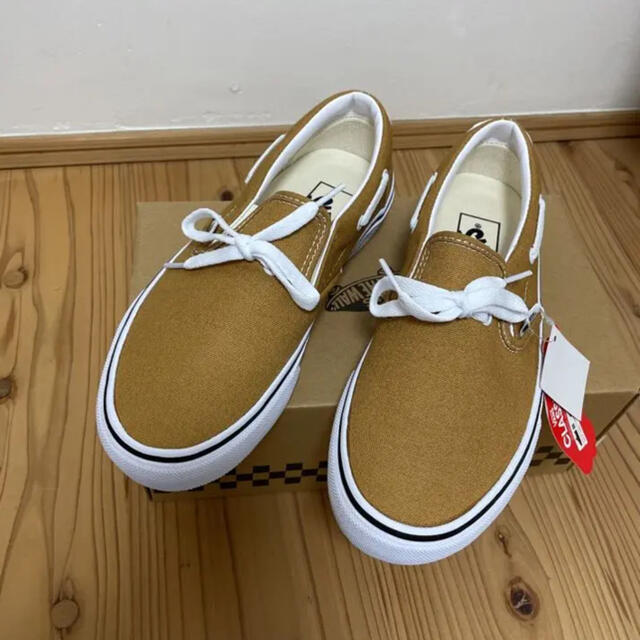 VANS(ヴァンズ)の新品　バンズ　スリッポン　23.5 レディースの靴/シューズ(スニーカー)の商品写真