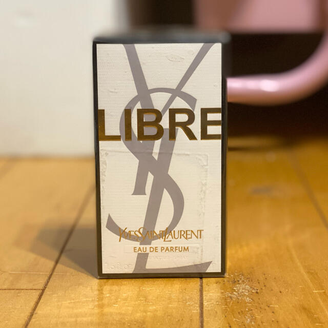 Yves Saint Laurent Beaute(イヴサンローランボーテ)のイブサンローラン　香水　リブレ　50ml コスメ/美容の香水(香水(女性用))の商品写真
