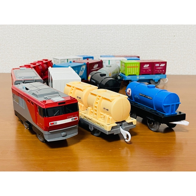 Takara Tomy(タカラトミー)のプラレール  いっぱいつなごう金太郎＆貨車セット　EH500 エンタメ/ホビーのおもちゃ/ぬいぐるみ(鉄道模型)の商品写真