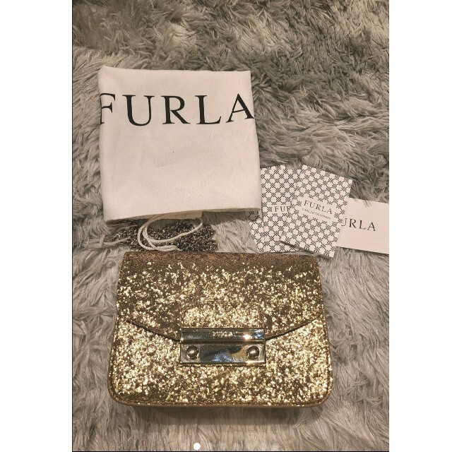 Furla(フルラ)の正規品 FURLA ショルダーバッグ グリッター ゴールド パーティ レディースのバッグ(ショルダーバッグ)の商品写真