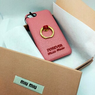 ミュウミュウ(miumiu)の【新品未使用】 iPhoneケース 7/8/SE  miumiu スマホリング付(iPhoneケース)