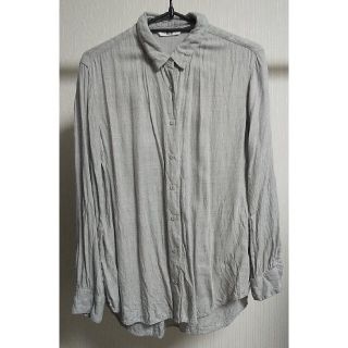 ユニクロ(UNIQLO)の【UNIQLO】レーヨン グレー シャツ Mサイズ  ユニクロ(シャツ/ブラウス(長袖/七分))