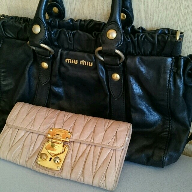 miumiu(ミュウミュウ)のミュウミュウ❤２点セット レディースのバッグ(ハンドバッグ)の商品写真