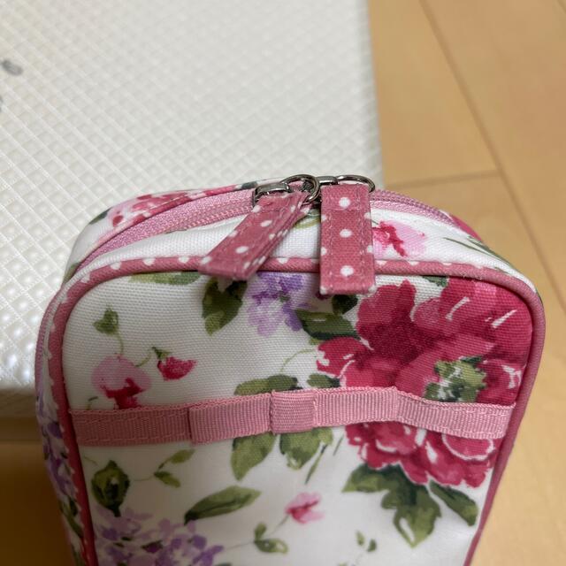 LAURA ASHLEY(ローラアシュレイ)のローラアシュレイ ⭐︎化粧ポーチ レディースのファッション小物(ポーチ)の商品写真