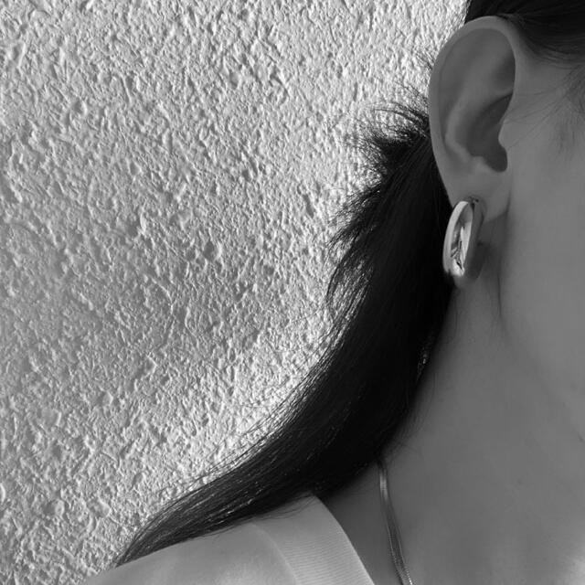 TOGA(トーガ)のchunky drop earrings / silver / #200 レディースのアクセサリー(ピアス)の商品写真