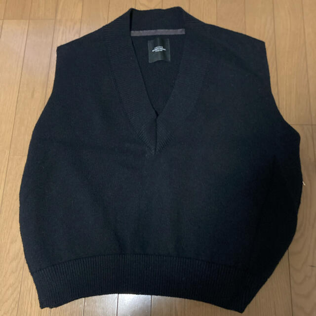 UNUSED 18AW ニットベスト V-neck vest 1 blackウール100%カラー