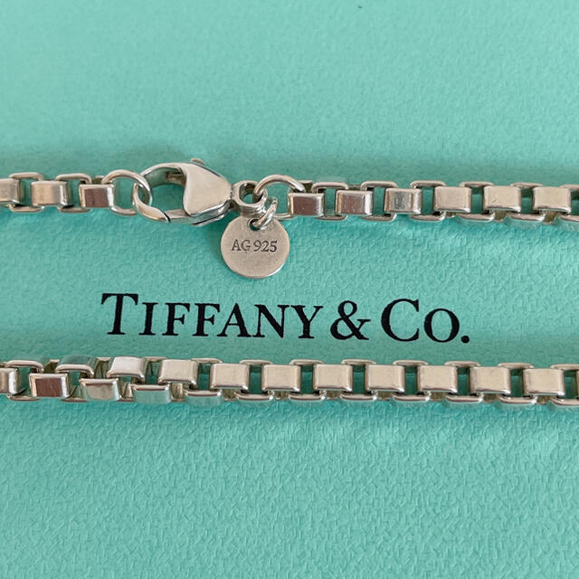 パーティを彩るご馳走や TIFFANY&Co. ティファニー ベネチアン