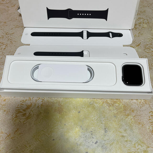 Apple Watch(アップルウォッチ)のApple Watch SE スペース グレー 44 mm GPS モデル メンズの時計(腕時計(デジタル))の商品写真