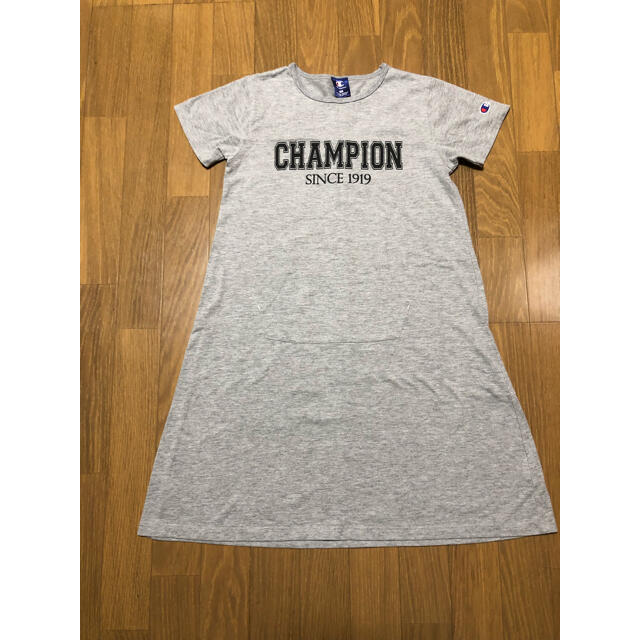 Champion(チャンピオン)の女の子ワンピース160 キッズ/ベビー/マタニティのキッズ服女の子用(90cm~)(ワンピース)の商品写真