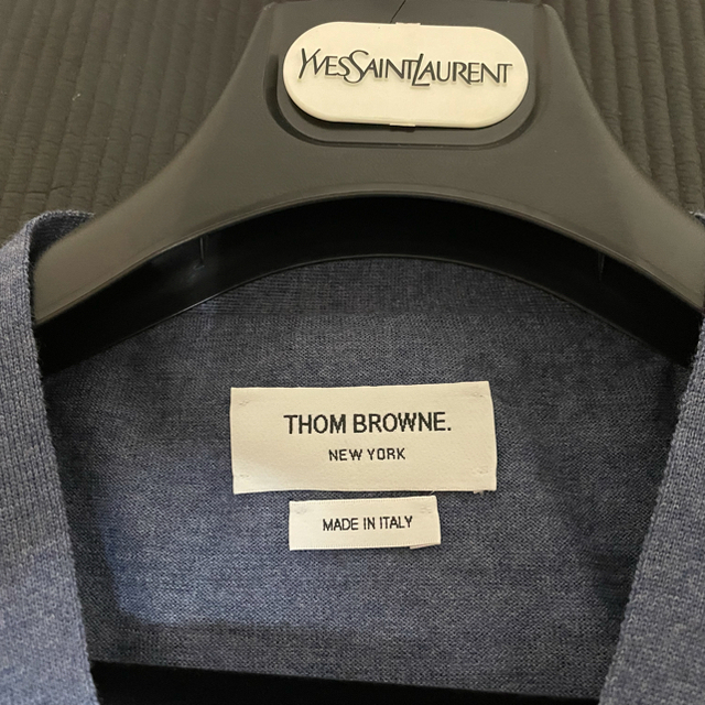 THOM BROWNE(トムブラウン)のトムブラウン　メリノウール4BAR カーディガン　THOM BROWNE メンズのトップス(カーディガン)の商品写真
